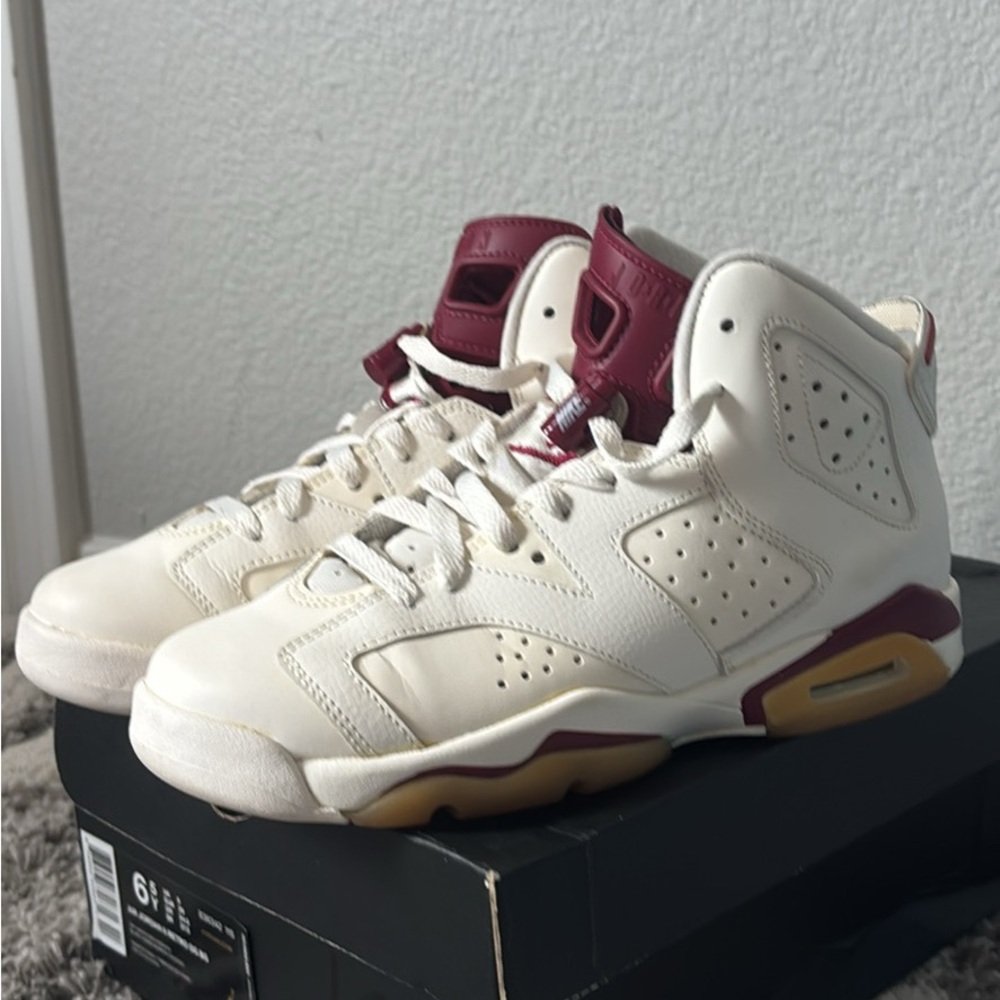 Maroon Retro 6 Air Jordan 6.5Y 8W